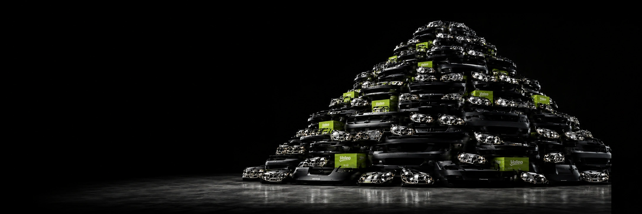 Pièces de carrosserie en destockage - 450 références neuves pare-chocs optiques ailes